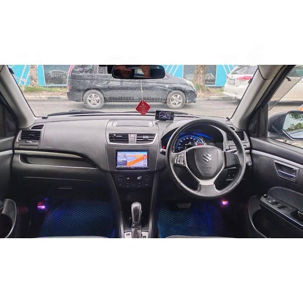 Suzuki Swift 2014 купить Южно-Сахалинск, Бензин, Механика, Серебрянный