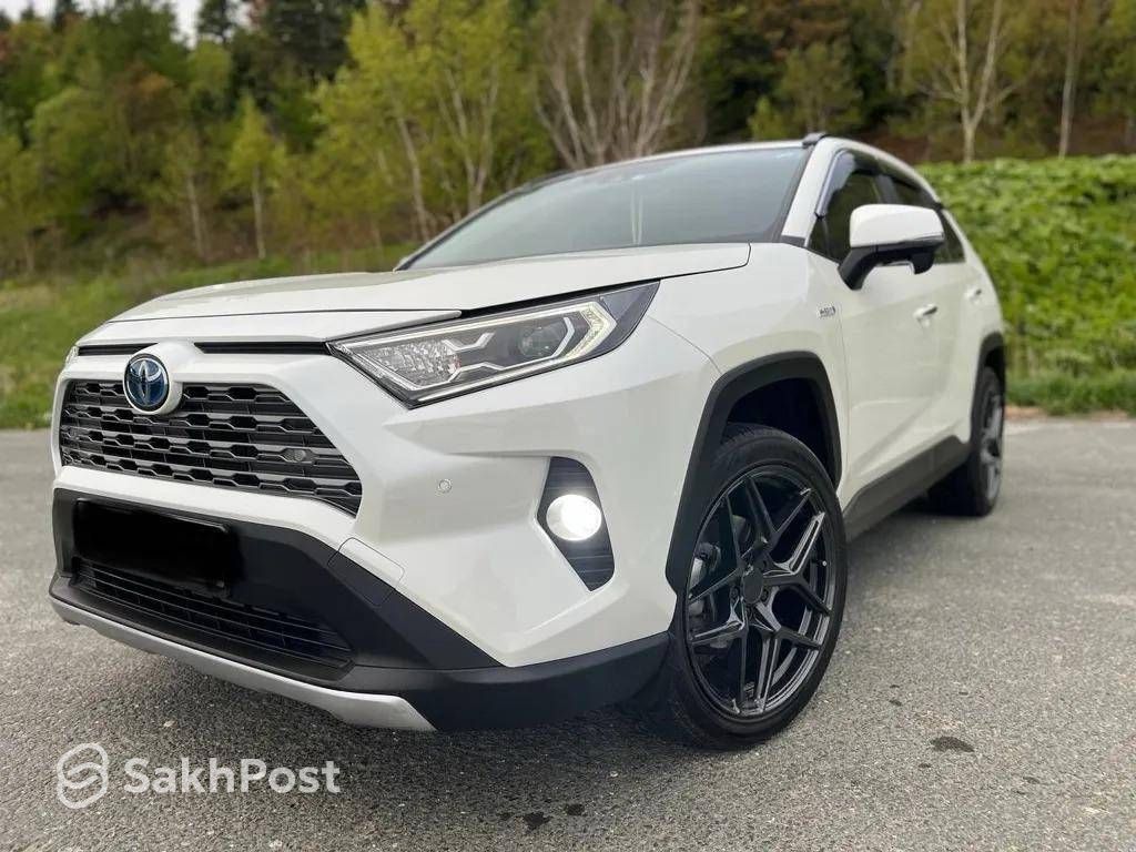 Toyota RAV4 2019 купить Южно-Сахалинск, Бензин, Автомат, Белый