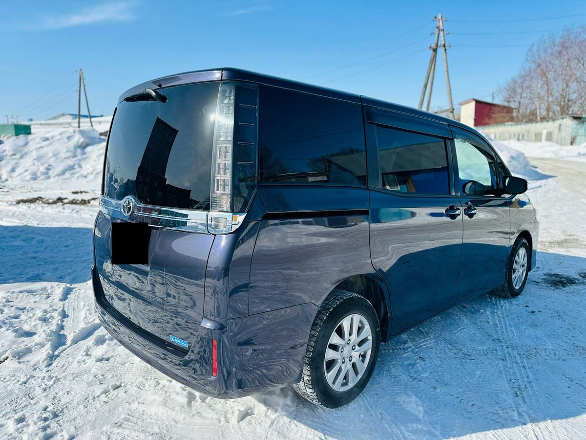 Toyota Voxy 2016 купить Южно-Сахалинск, Бензин, Вариатор, Фиолетовый