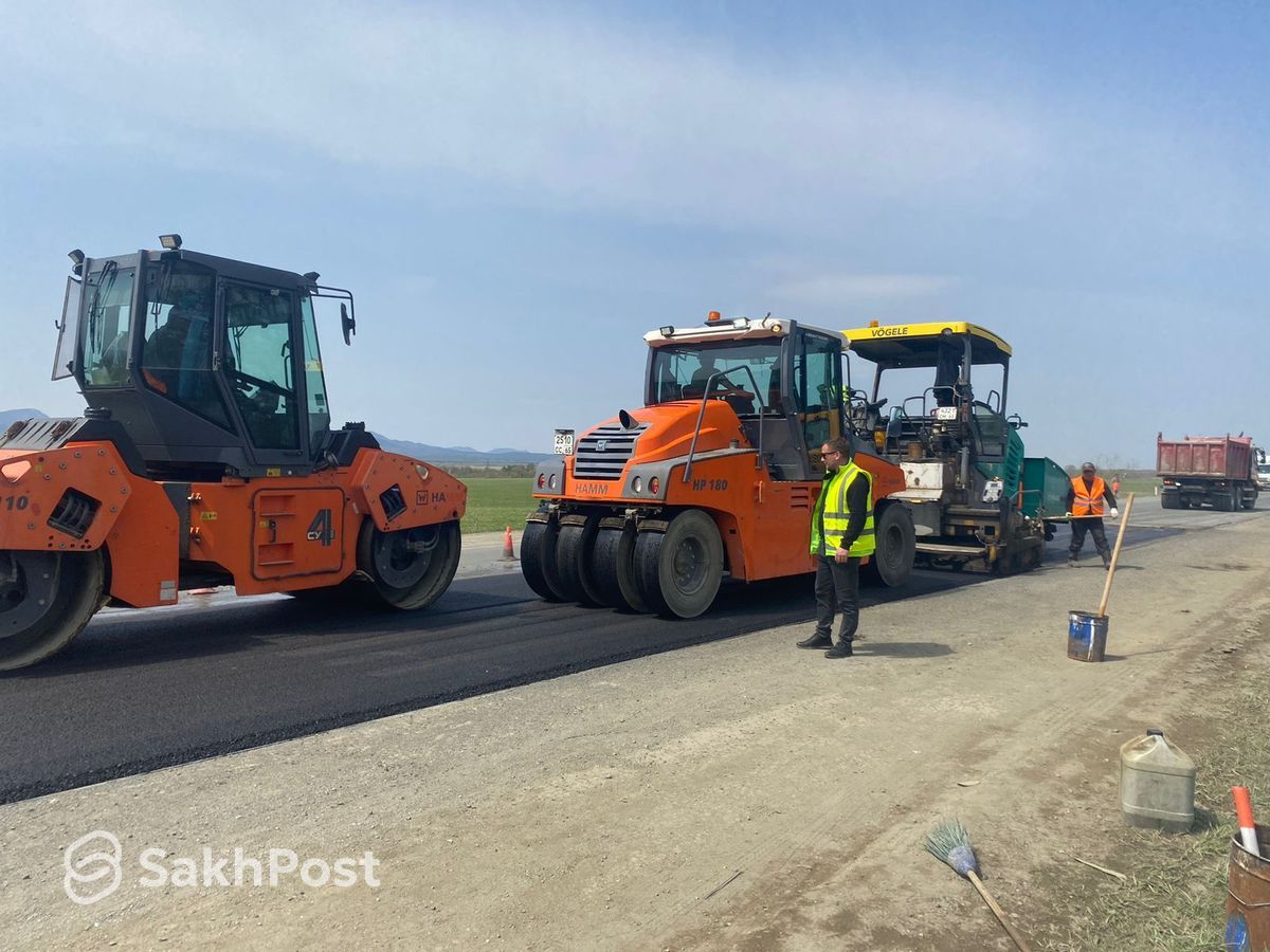 Дорогу Южно-Сахалинск – Долинск начали закатывать в асфальт